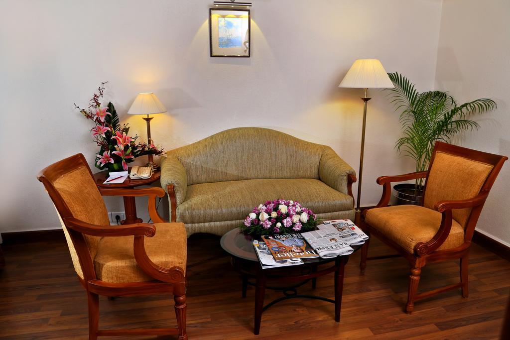 Gokulam Park Hotel y Centro de Convenciones Kochi Habitación foto