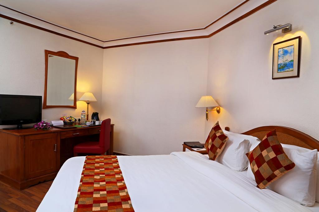 Gokulam Park Hotel y Centro de Convenciones Kochi Habitación foto
