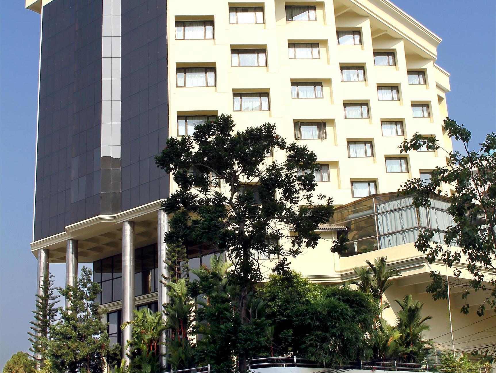 Gokulam Park Hotel y Centro de Convenciones Kochi Exterior foto